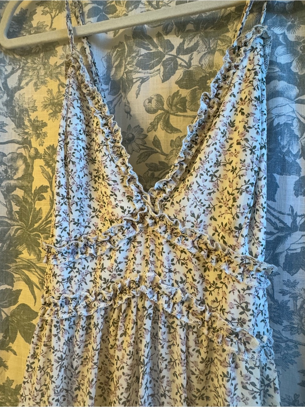 She + Sky Cream Floral Ruffle V-Neck Cami